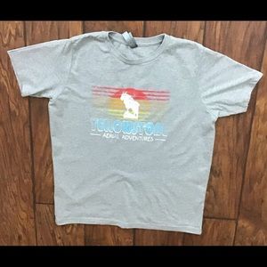 Yellowstone T Shirt boys size XL lightly used